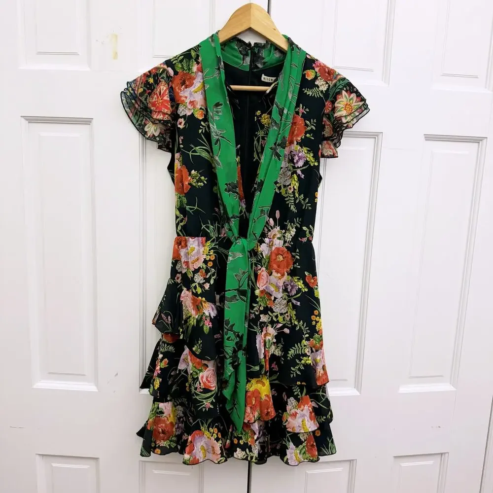 Alice + Olivia Lessie Floral Dress - Picture 4 of 10